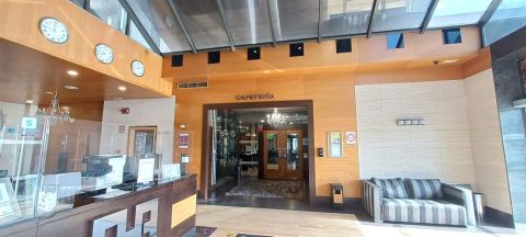 Zenit Apartahotel HALL88