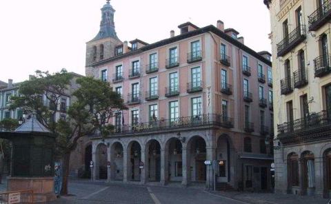 Infanta Isabel Hotel